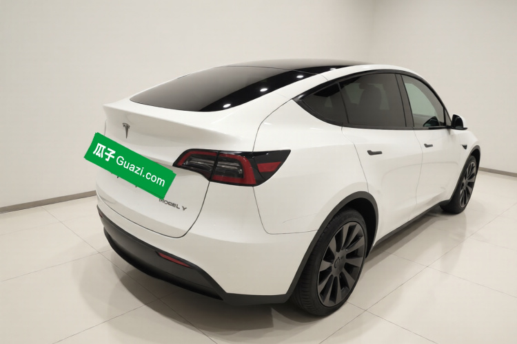 特斯拉 Model Y 2022款 改款 后轮驱动版车身外观7