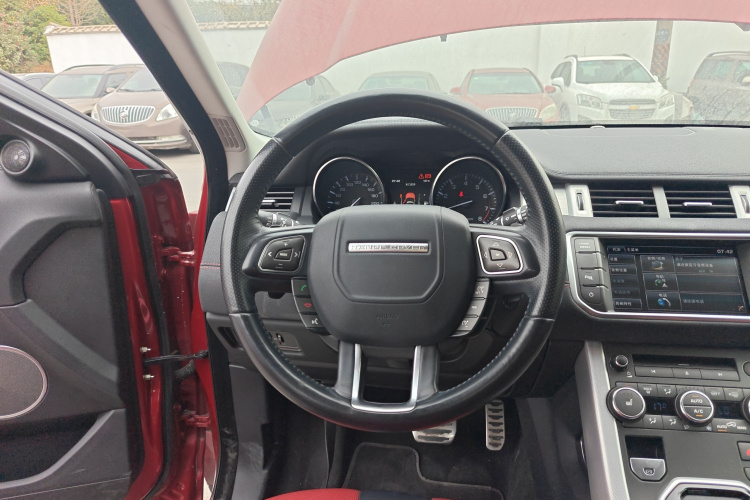 路虎 揽胜极光(进口) 2014款 2.0T 5门耀动版中控内饰13