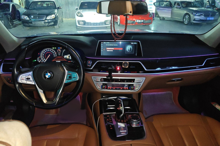 宝马7系 2018款 730Li 领先型 卓越套装中控内饰7002