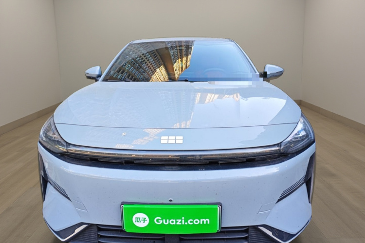 吉利银河 银河L6 2025款 EM-i 140km 星舰版车身外观2