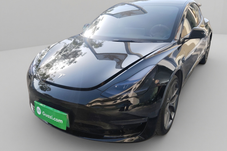 特斯拉 Model 3 2022款 Performance高性能全轮驱动版车身外观1