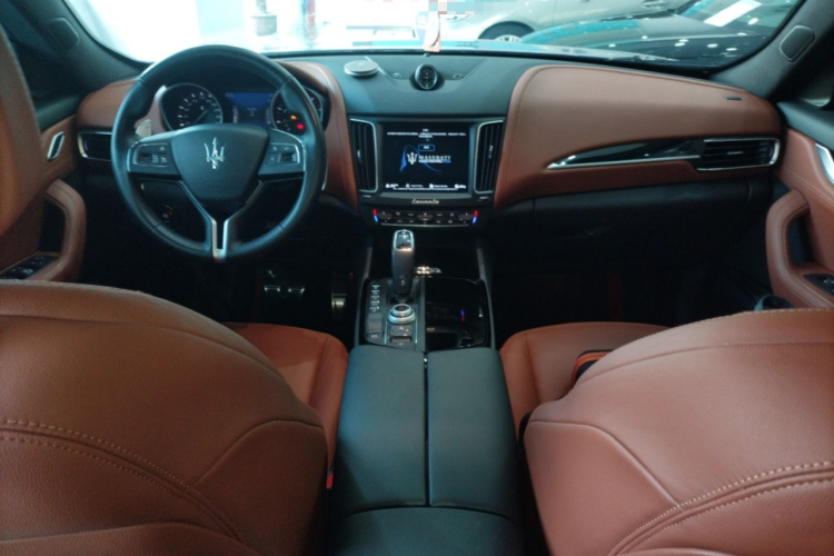 玛莎拉蒂 Levante 2019款 3.0T 标准版 国VI中控内饰12