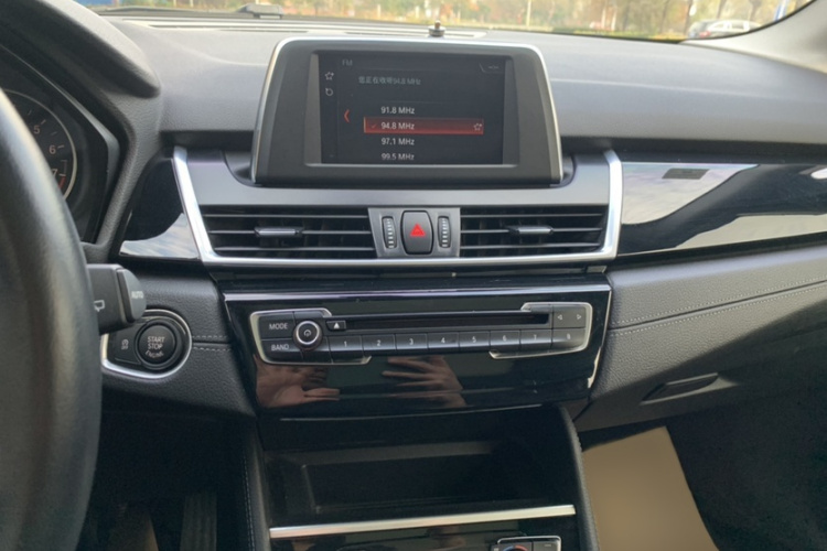 宝马2系旅行车 2016款 218i 运动设计套装局部细节16