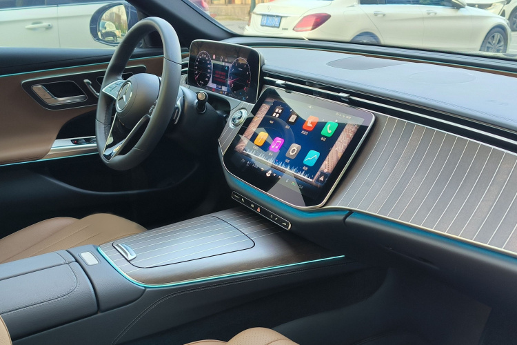 奔驰E级 2025款 E 300 L 时尚型局部细节9011