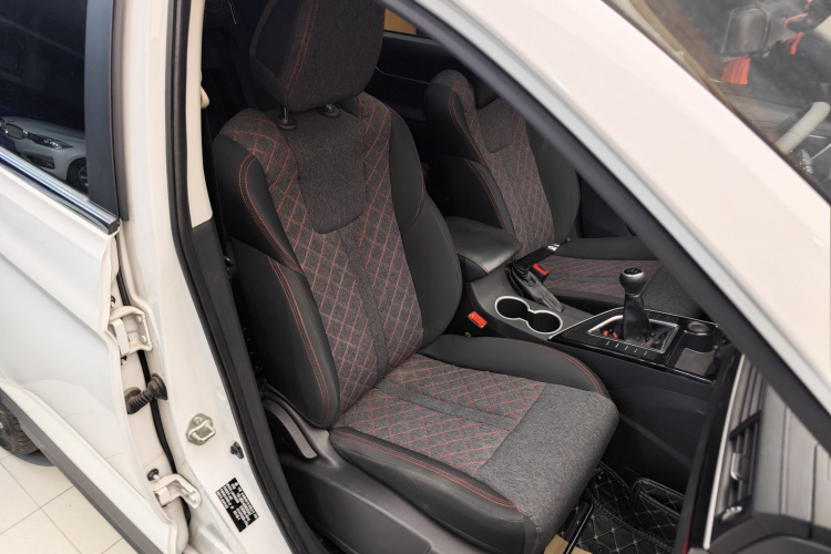 东风风行 风行T5 2020款 1.6L 手动舒适型 国VI中控内饰7012