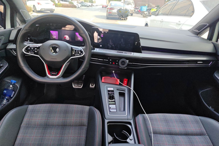 大众 高尔夫GTI 2023款 380TSI DSG GTI中控内饰12