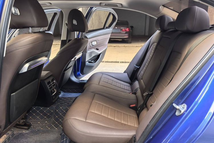 宝马3系 2020款 325Li M运动套装中控内饰7001