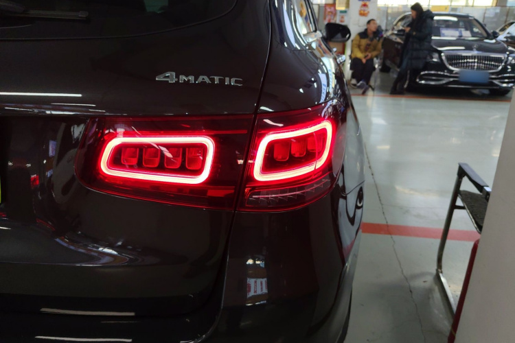 奔驰GLC 2020款 GLC 260 L 4MATIC 豪华型车身外观9