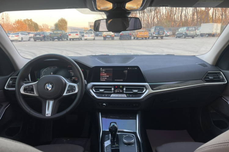 宝马3系 2021款 改款二 325Li M运动套装中控内饰7001