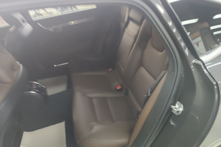 沃尔沃S90 2021款 B5 智远豪华版中控内饰21