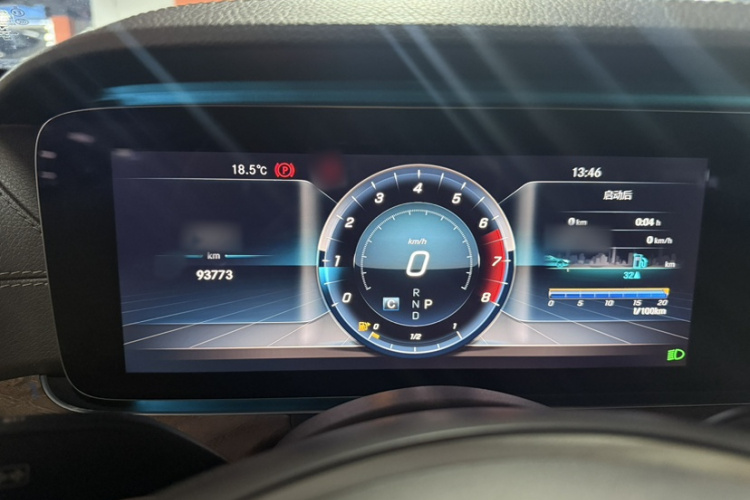 奔驰E级 2018款 改款 E 200 L局部细节9002