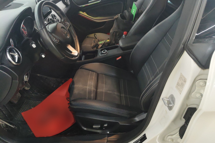 奔驰CLA 2016款 CLA 200 动感型局部细节19