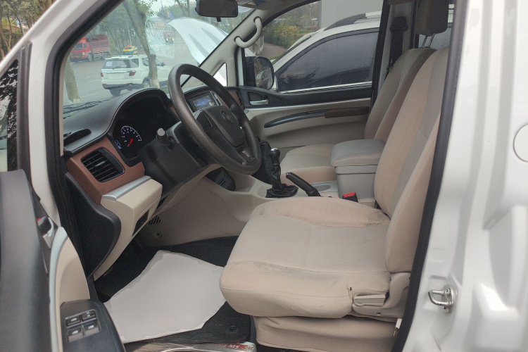 东风风行 菱智 2020款 M5L 1.6L 实用型中控内饰19