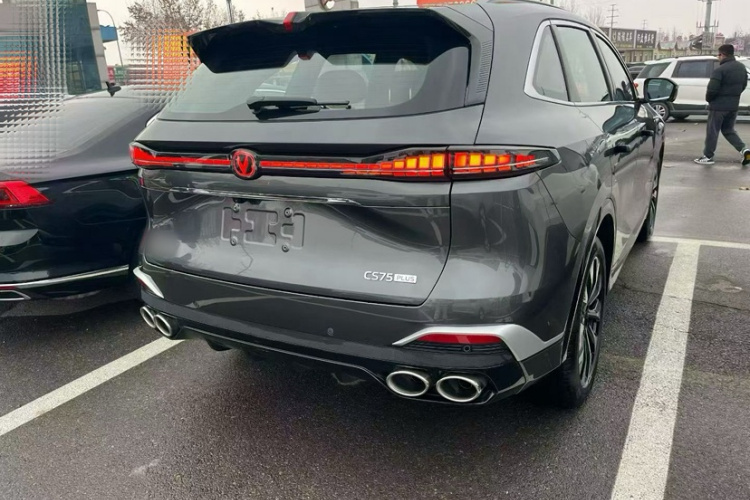 长安CS75 PLUS 2025款 第四代 UItra 2.0T 新蓝鲸 擎风型车身外观6006