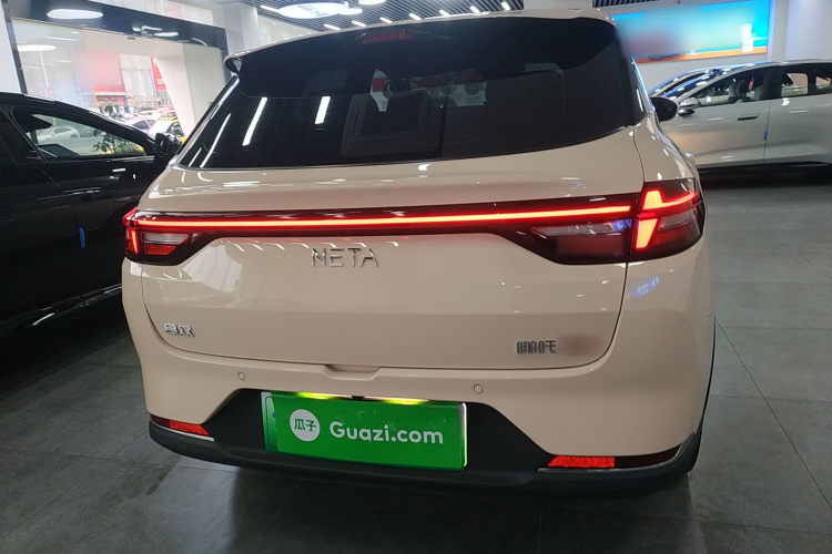 哪吒汽车 哪吒AYA 2023款 401 Lite车身外观6004