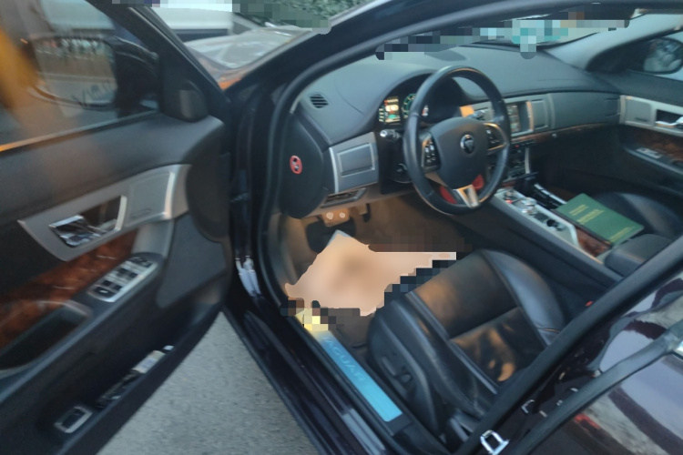 捷豹XF 2015款 XF 2.0T 豪华版中控内饰7003