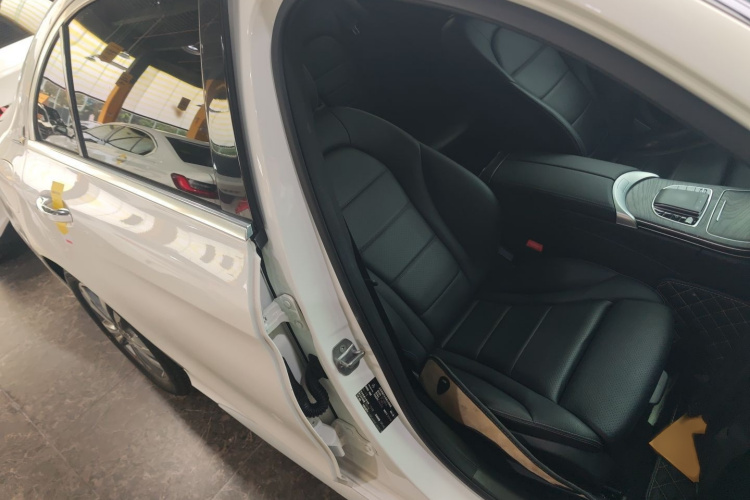 奔驰C级 2019款 C 180 L 时尚型运动版局部细节41