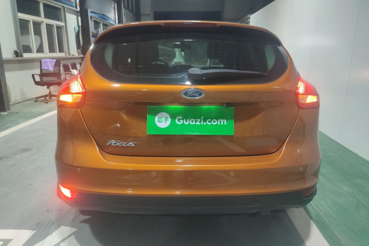 福特 福克斯 2015款 两厢 1.6L 自动舒适型车身外观6004