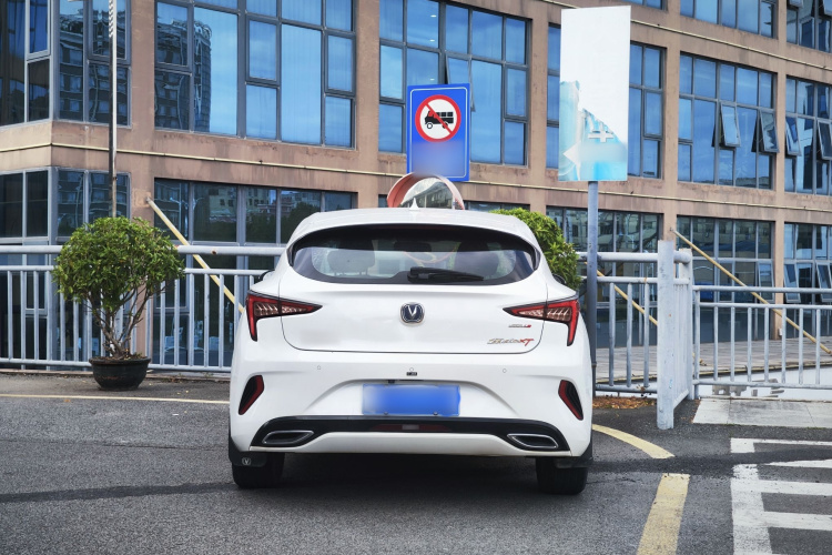 长安 逸动 2018款 XT 1.6L GDI 手动风潮型 国V车身外观6005