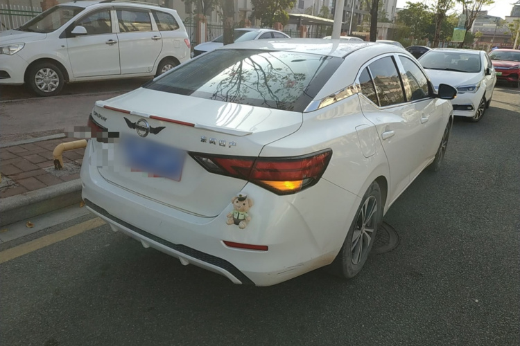 日产 轩逸 2021款 1.6L XL CVT悦享版车身外观7