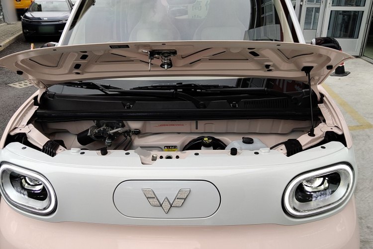 五菱汽车 宏光MINIEV 2024款 第三代 215km 进阶版机舱底盘24