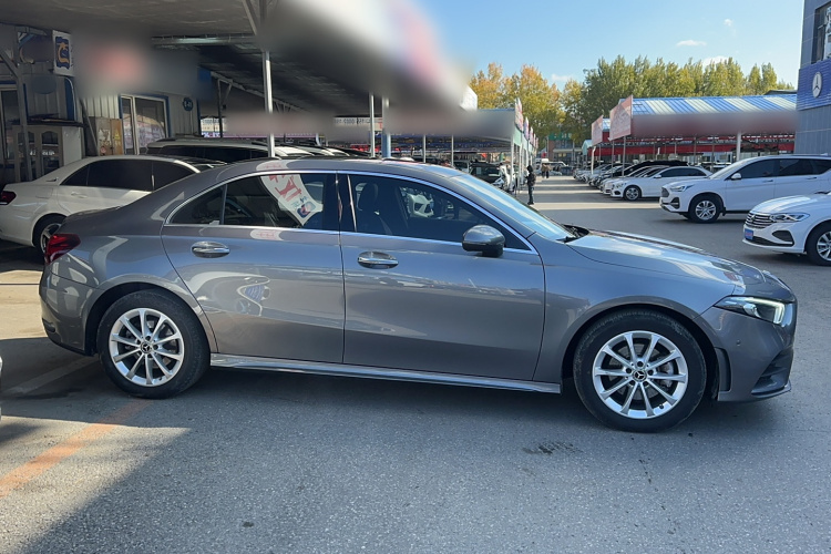 奔驰A级 2021款 A 200 L 运动轿车时尚型车身外观6002