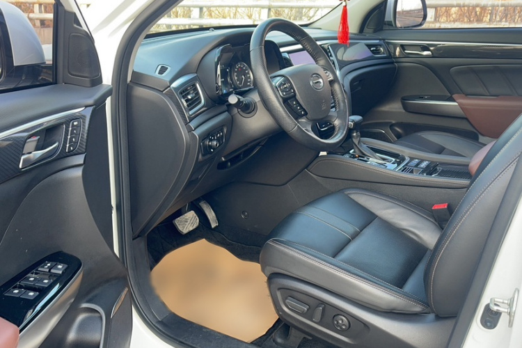 广汽传祺 传祺GS7 2019款 390T 两驱豪华智联型中控内饰7002