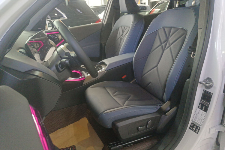 宝马X3 2025款 xDrive30L 领先型 M运动套装中控内饰19