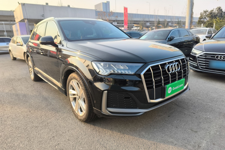 奥迪Q7 2022款 45 TFSI quattro S line运动型车身外观6002