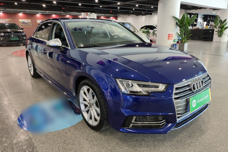 奥迪A4L 2018款 30周年年型 40 TFSI 时尚型车身外观3