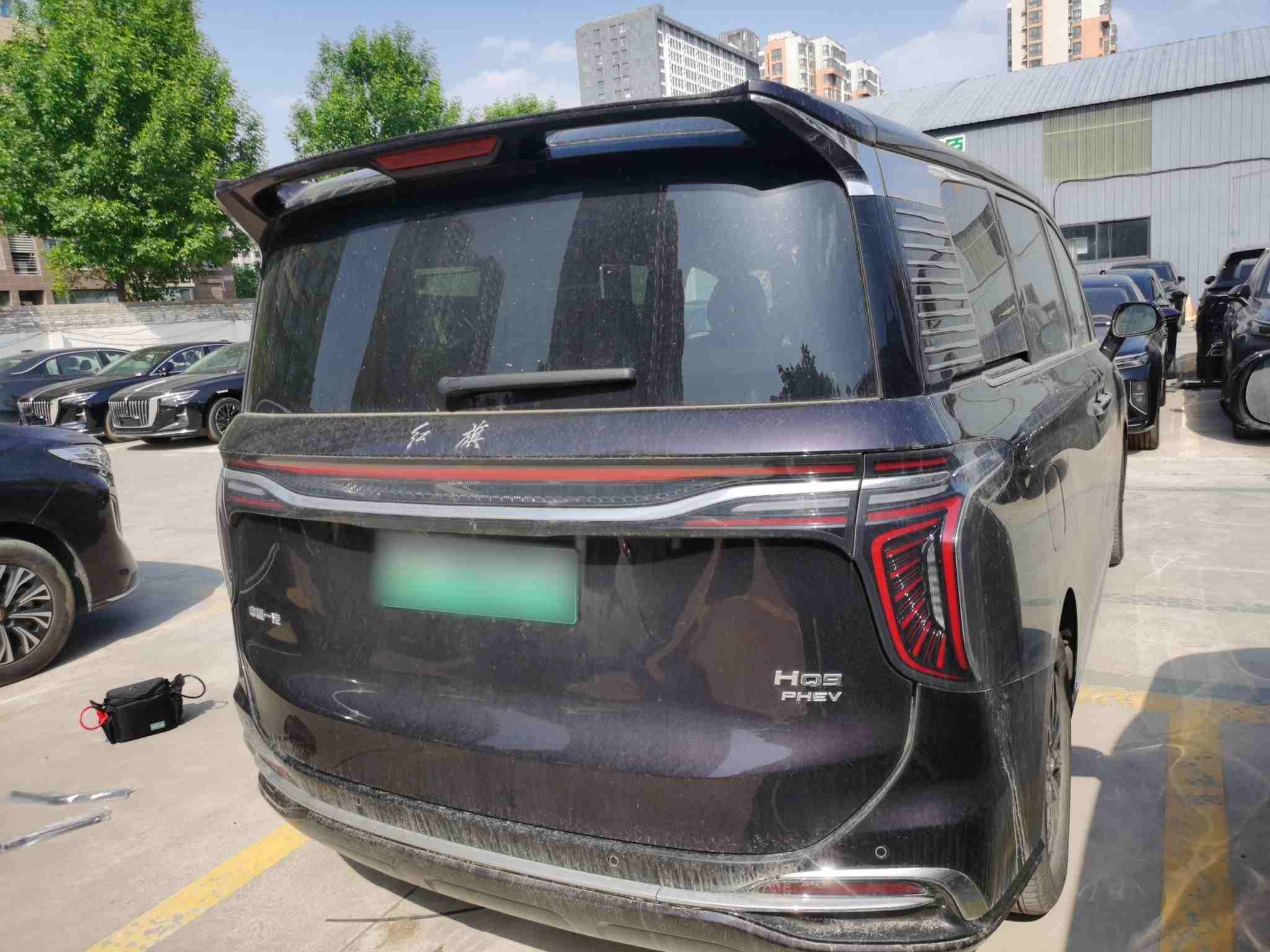 车辆右后45度外观展示