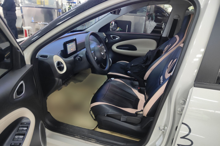 五菱汽车 五菱缤果 2023款 203km 轻享款中控内饰19