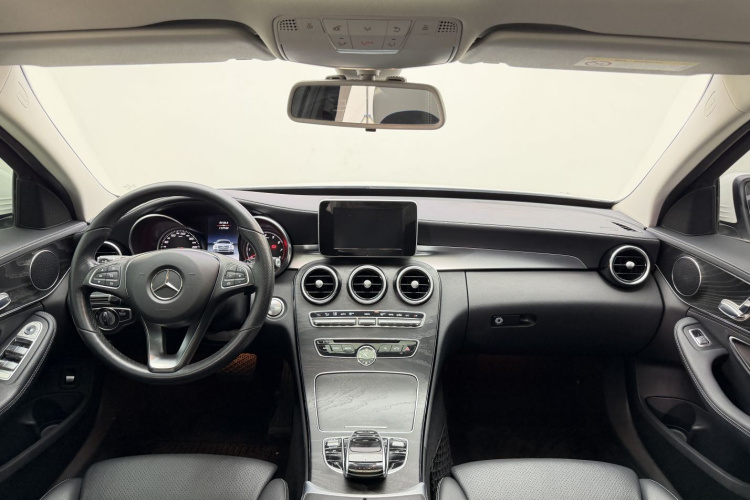 奔驰C级 2017款 改款 C 180 L 时尚型运动版中控内饰7002