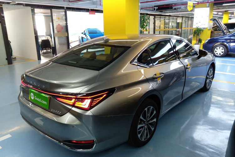 雷克萨斯ES 2025款 200 臻享版车身外观7