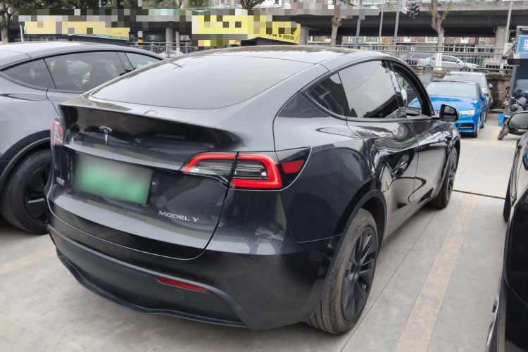 特斯拉 Model Y 2024款 后轮驱动版车身外观6005