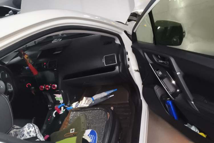 斯巴鲁 森林人 2016款 2.5i 豪华导航版局部细节9005