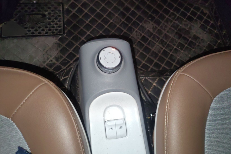 五菱汽车 宏光MINIEV 2022款 GAMEBOY 200km 玩咖款 磷酸铁锂局部细节18