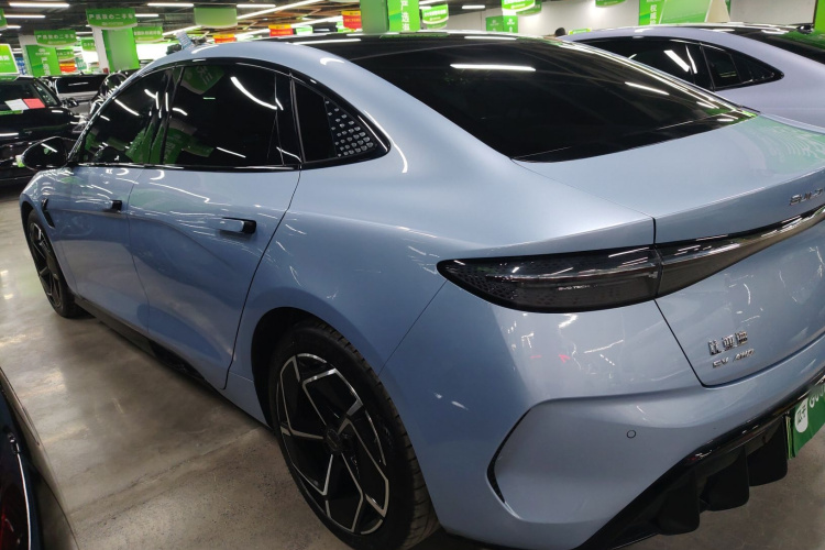 比亚迪 海豹 2022款 650km 四驱性能版车身外观4