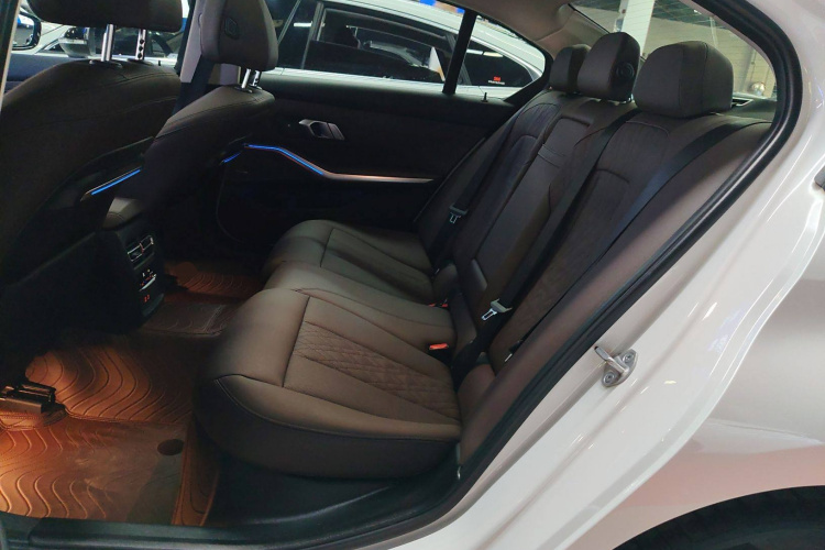 宝马3系 2022款 325Li M运动曜夜套装中控内饰21