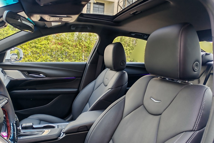 凯迪拉克CT4 2022款 28T 豪华型中控内饰7012