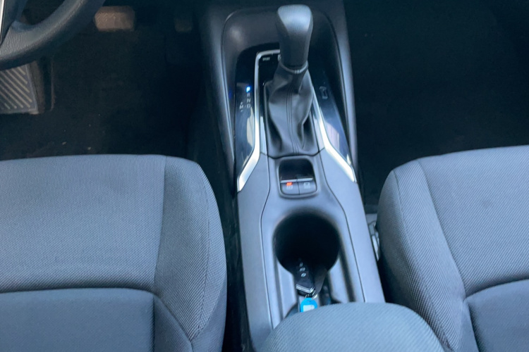 丰田 雷凌 2022款 185T CVT豪华版中控内饰7006