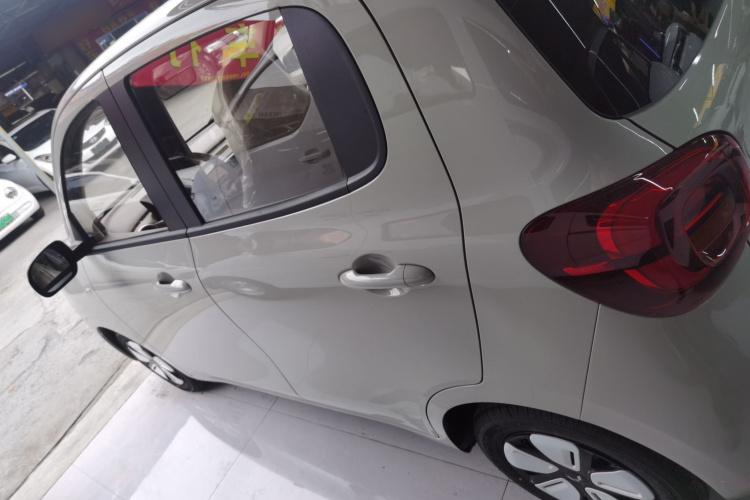 五菱汽车 宏光MINIEV 2025款 四门版 进阶款车身外观4