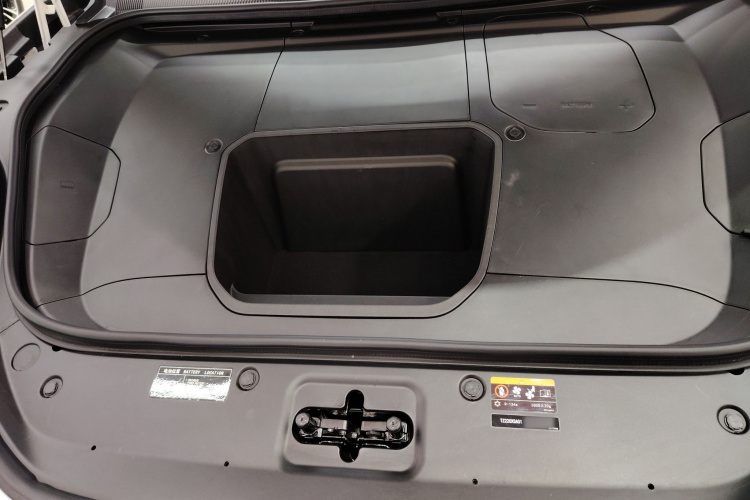 极氪001 2021款 长续航双电机 WE版局部细节24