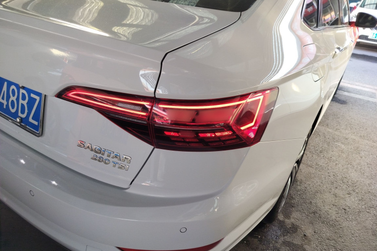 大众 速腾 2021款 280TSI DSG超越版车身外观9