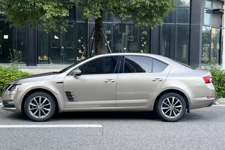 斯柯达 明锐 2019款 1.5L 自动智行舒适版 国V车身外观6003