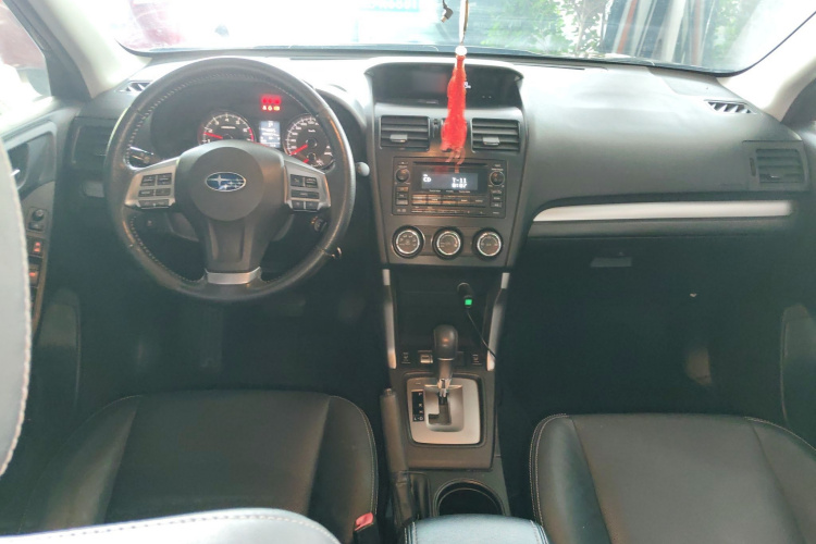 斯巴鲁 森林人 2013款 2.5i 自动精英版中控内饰12