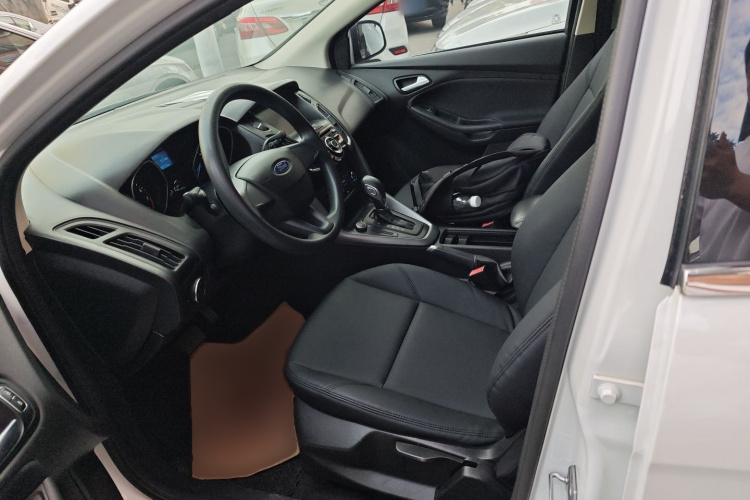 福特 福克斯 2017款 两厢 1.6L 自动舒适型智行版局部细节19