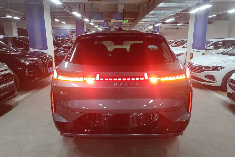 领克08 EM-P 2023款 220km 时间限量版车身外观6