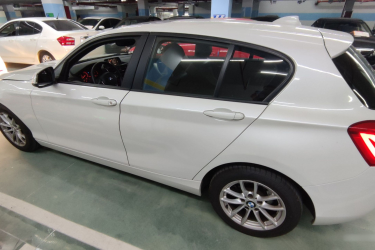 宝马1系(进口) 2015款 118i 领先型车身外观6003