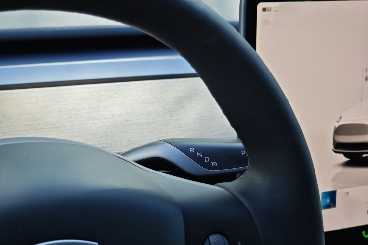 特斯拉 Model Y 2022款 改款 长续航全轮驱动版局部细节18